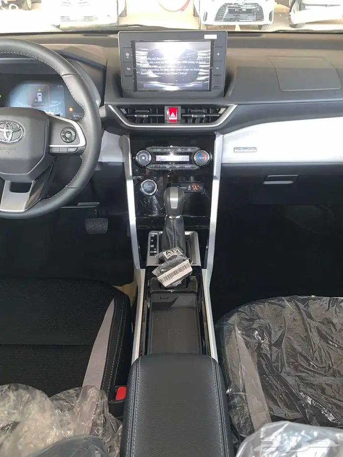 تويوتا -فيلوز -2025-GLX 10