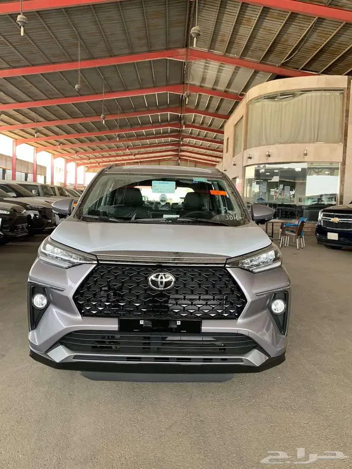 تويوتا -فيلوز -2025-GLX 5