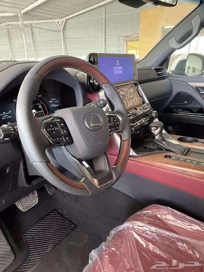 لكزس LX600 فئه BB خليجي موديل 2025 متوفر لدى الحسن 4
