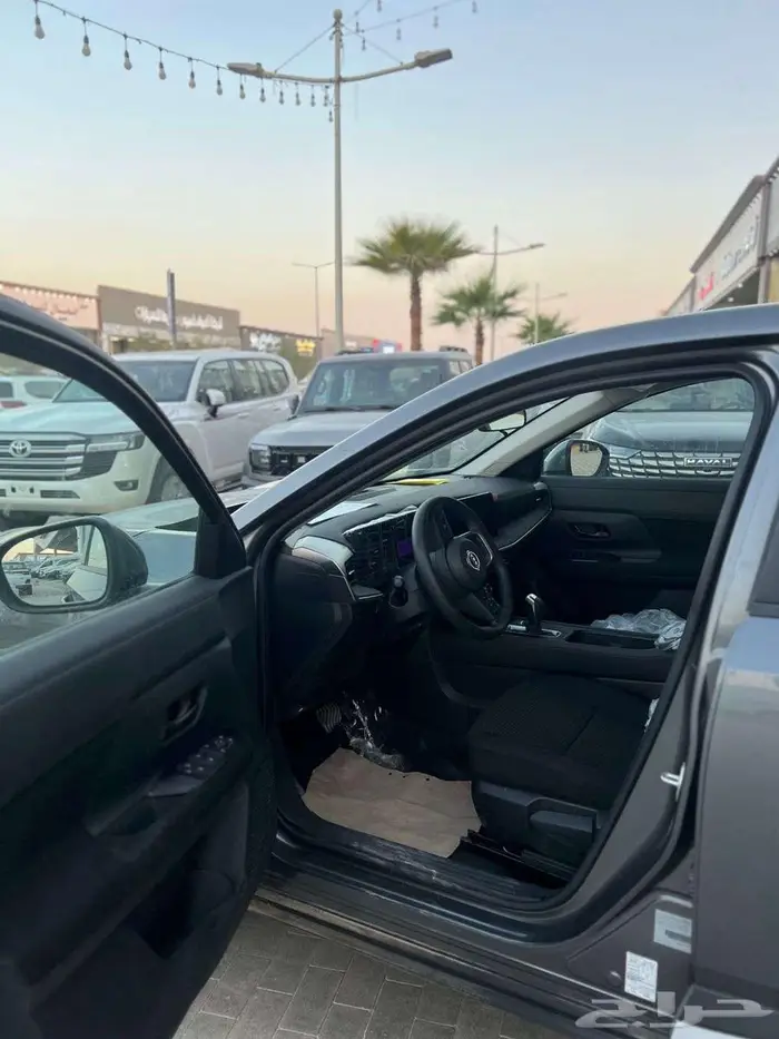 نيسان كيكس 2025 متوفر جميع الفئات كاش _ اقساط (اقل الاسعار ) 9