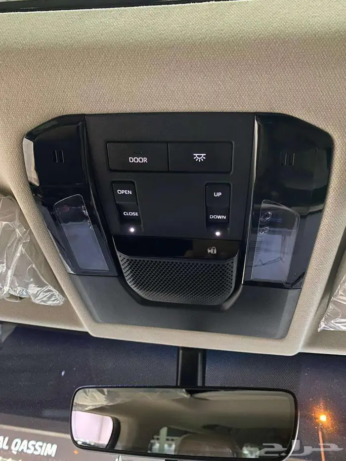 تويوتا برادو TXL2 موديل 2025 ابيض بنزين سعودي ماشيه 27000كم 15