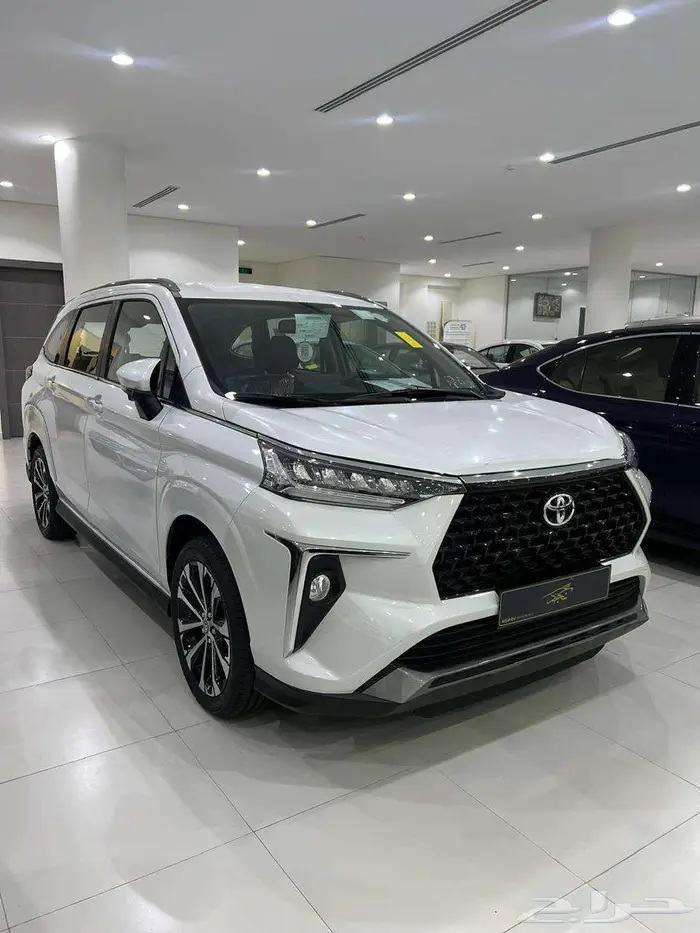 تويوتا فيلوز GLX 2025 اقل الاسعار كاش واقساط 3