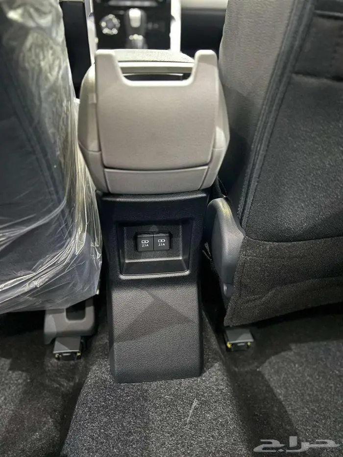 تويوتا فيلوز GLX 2025 اقل الاسعار كاش واقساط 13