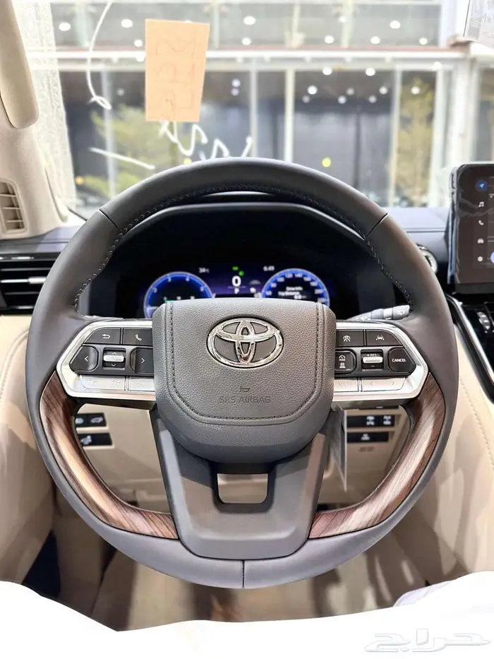 تويوتا لاندكروزر ( VX ) هايبرد موديل 2025 أقل الأسعار 16