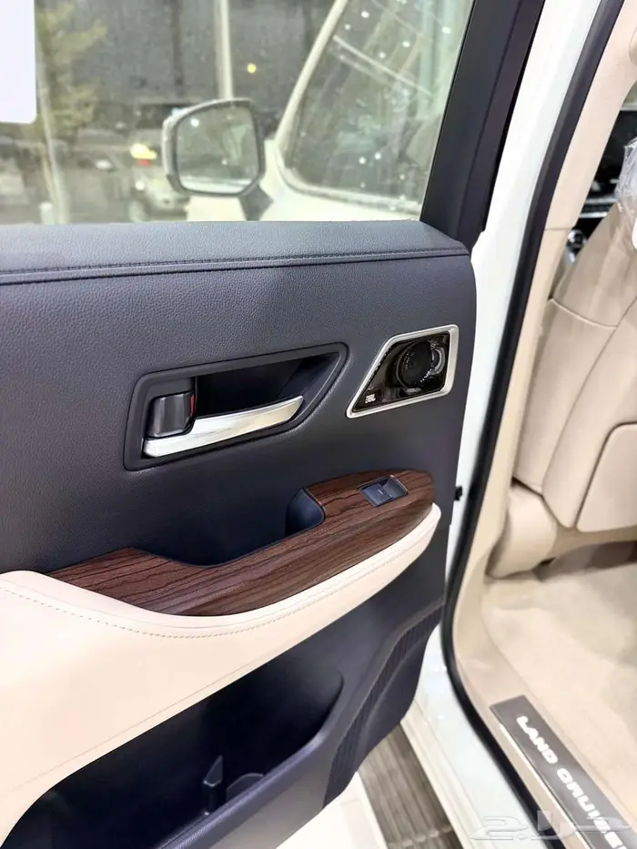 تويوتا لاندكروزر ( VX ) هايبرد موديل 2025 أقل الأسعار 22