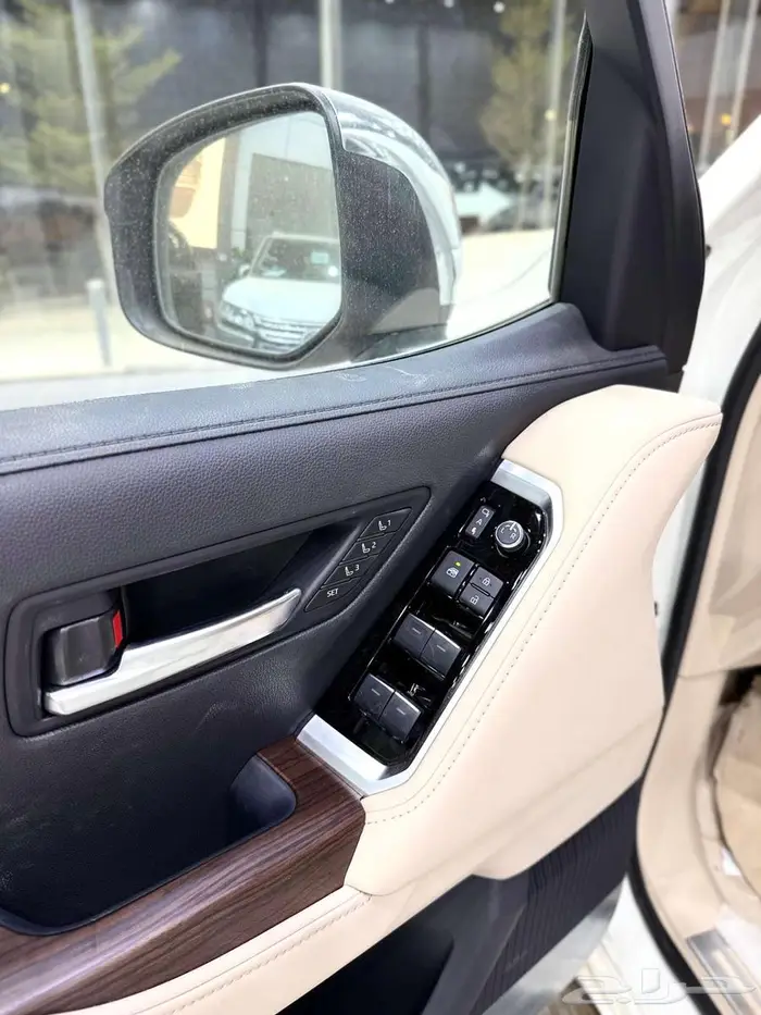 تويوتا لاندكروزر ( VX ) هايبرد موديل 2025 أقل الأسعار 20