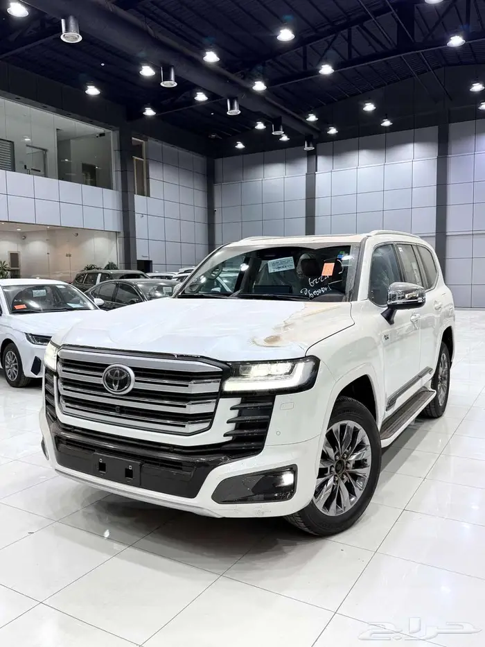 تويوتا لاندكروزر ( VX ) هايبرد موديل 2025 أقل الأسعار 2