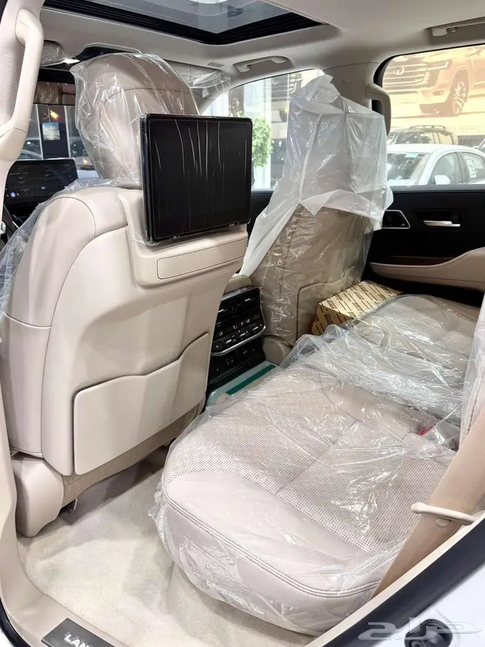 تويوتا لاندكروزر ( VX ) هايبرد موديل 2025 أقل الأسعار 26