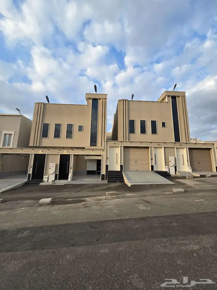 للبيع روف ارضي مع ملحق7غرفVIPحوش مدخل سياره ط الثمانين720ألف 0