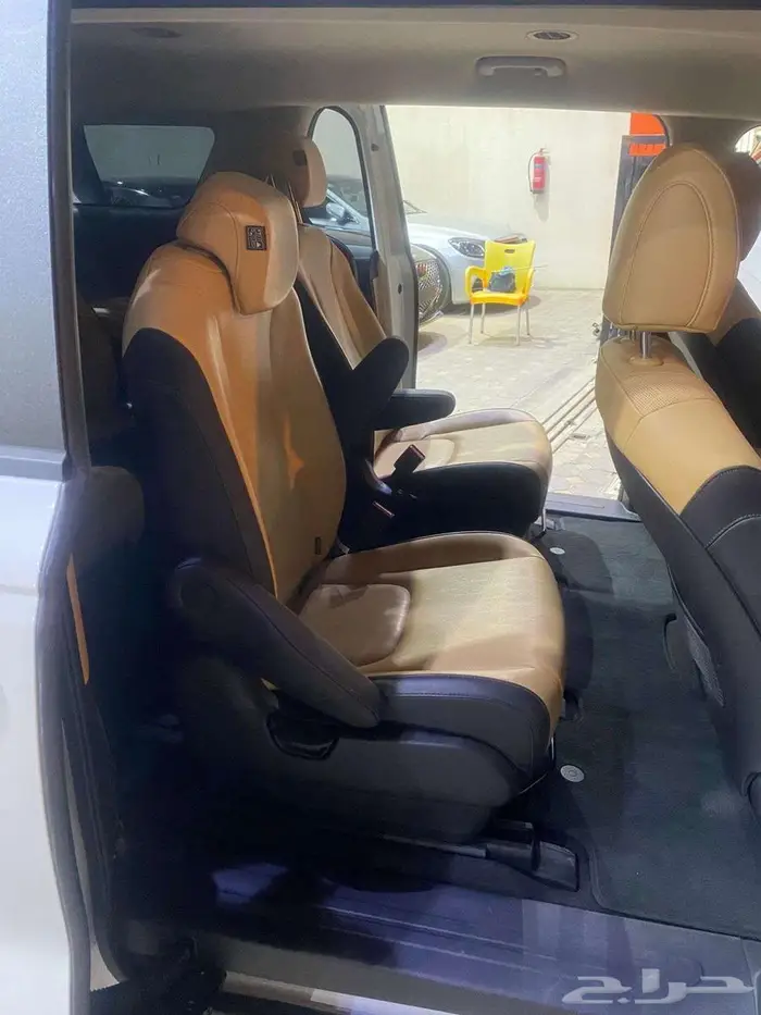 كيا كرنفال 2023 بنزين مستورد مخزن عداد 24 الف 6 سلندر 16