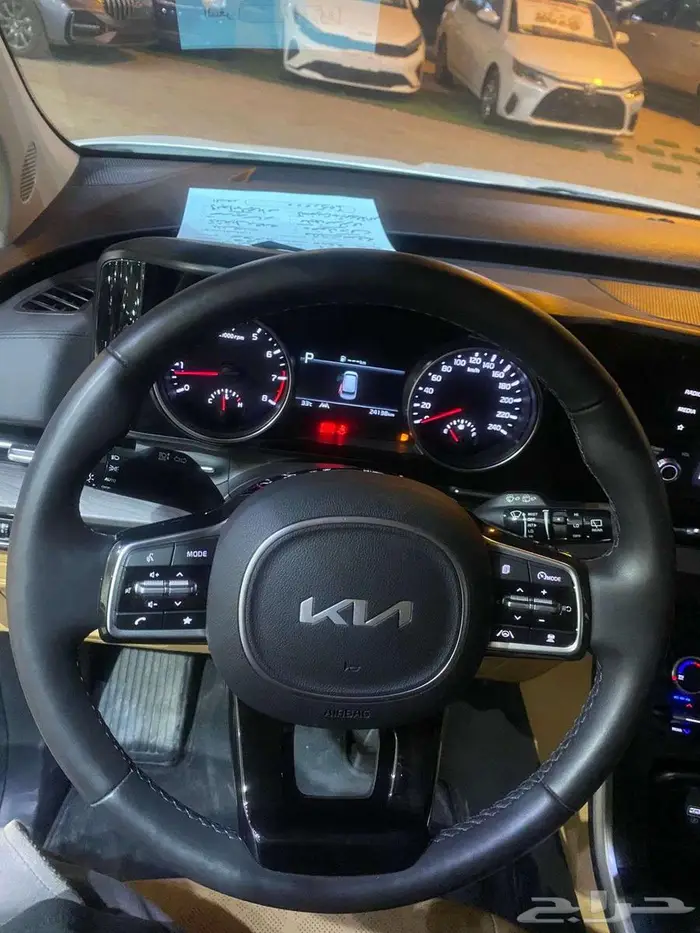 كيا كرنفال 2023 بنزين مستورد مخزن عداد 24 الف 6 سلندر 20