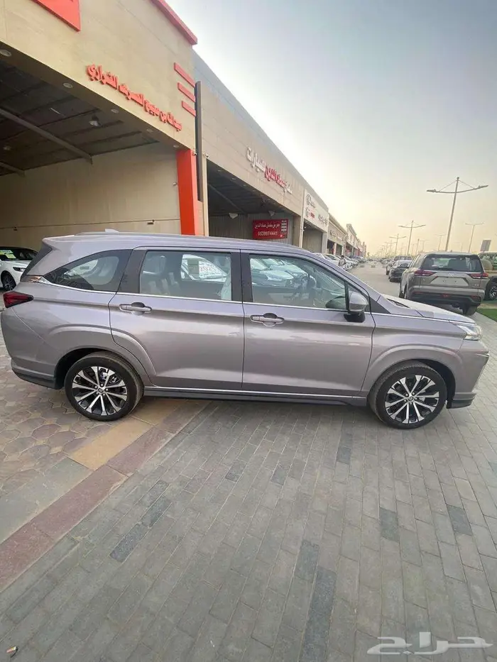 تويوتا فيلوز GLX موديل 2025 أصفار عبداللطيف جميل رصاصي 3