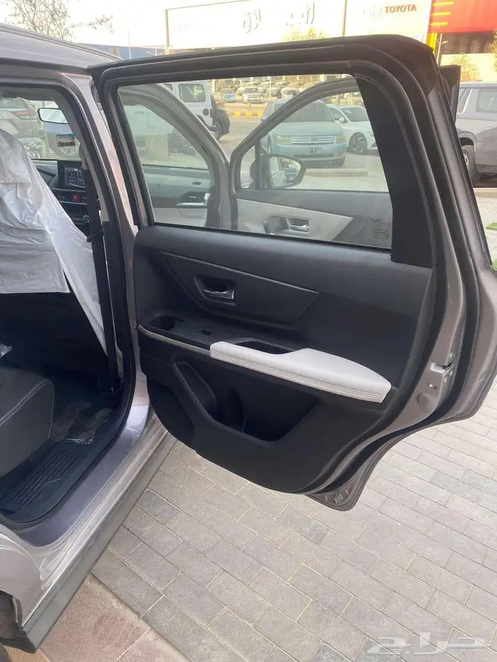 تويوتا فيلوز GLX موديل 2025 أصفار عبداللطيف جميل رصاصي 8