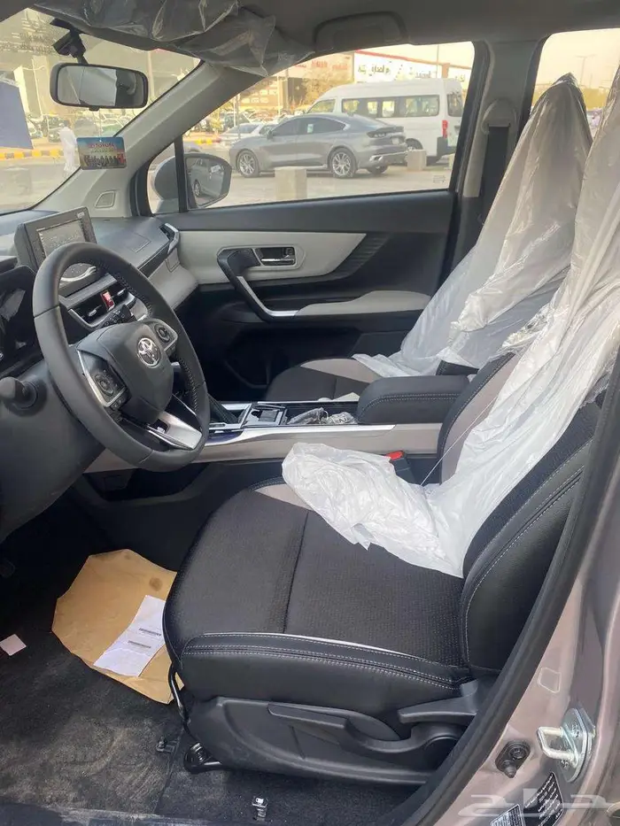 تويوتا فيلوز GLX موديل 2025 أصفار عبداللطيف جميل رصاصي 16