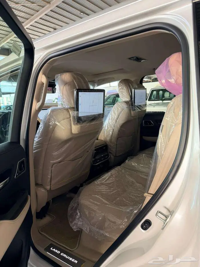 تويوتا لاندكروزر VXR دبل 2