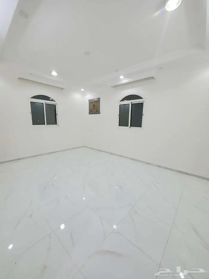 شقة للإيجار بالمحالة شمال مستشفى الولادة 2