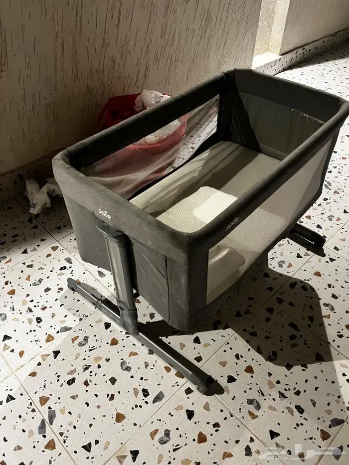 للبيع سرير اطفال ممتاز جدا ولا يشكو من شي الاحساء 1