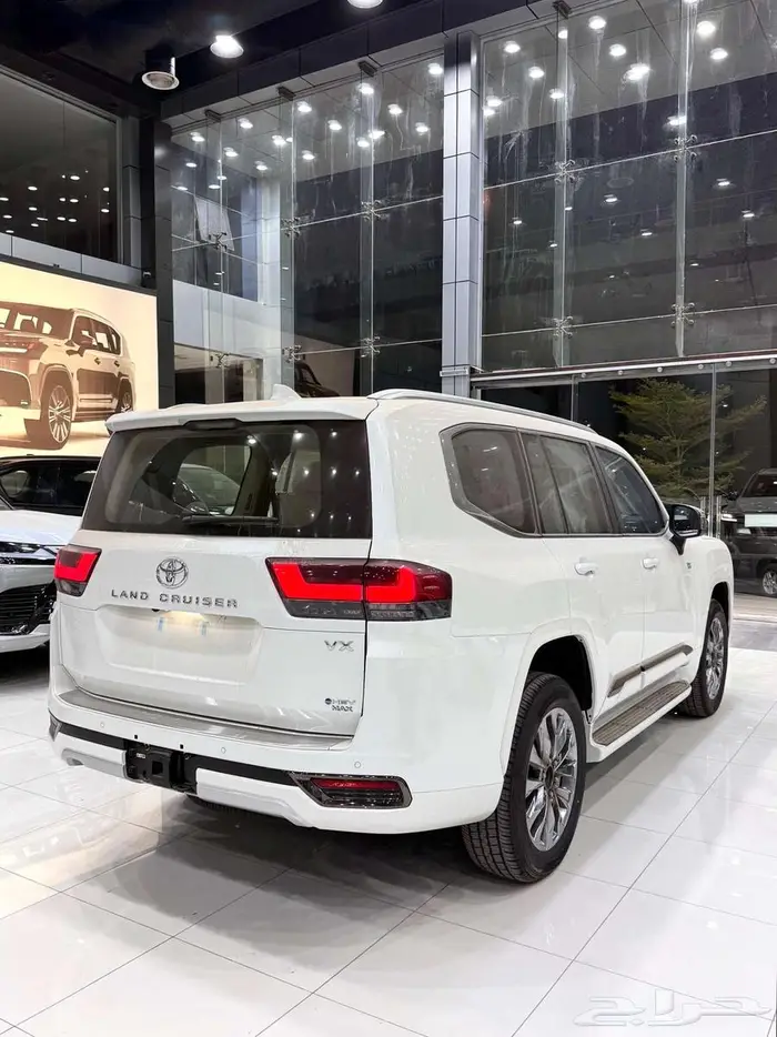 تويوتا لاندكروزر ( VX ) هايبرد موديل 2025 أقل الأسعار 7