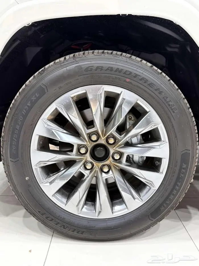 تويوتا لاندكروزر ( VX ) هايبرد موديل 2025 أقل الأسعار 28