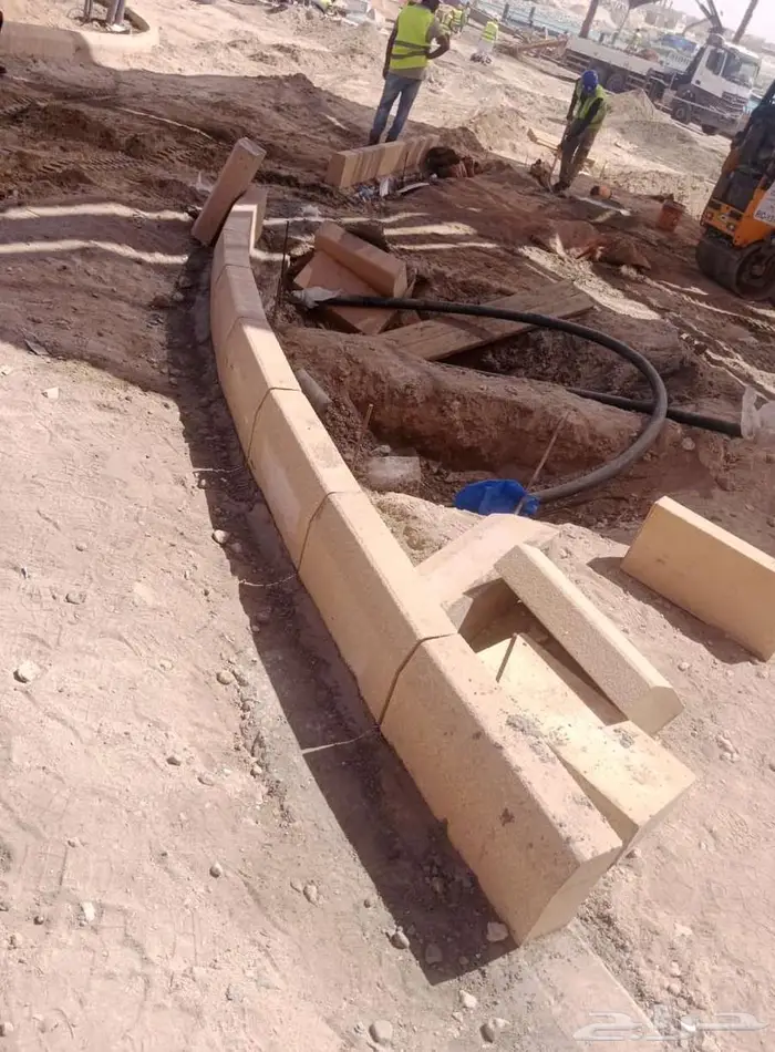 متخصصون في أعمال البردورات والإنترلوك والبلاط 7