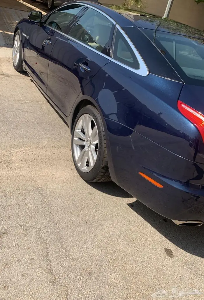 جاكوار xj مخزن ممشى قليل 3