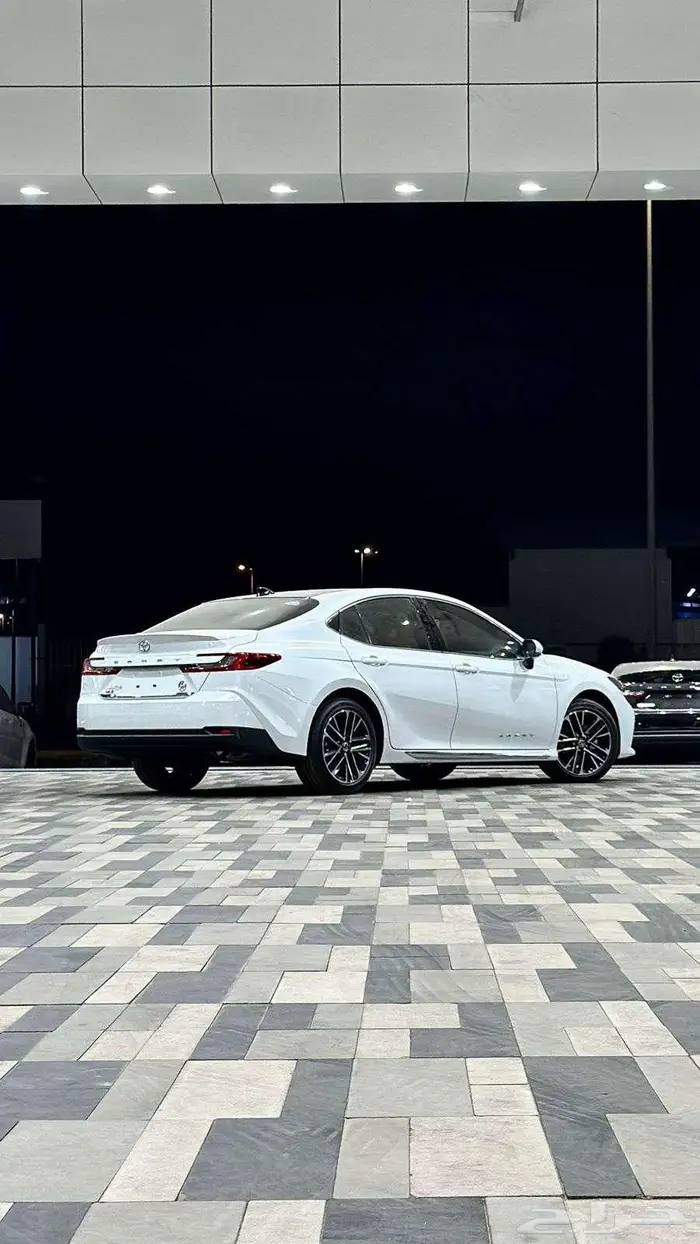 توبوتا كامري جراندي 2025 6