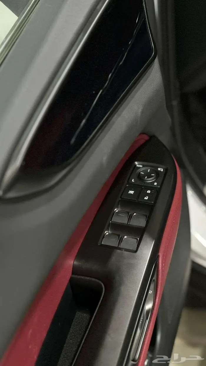 لكزس ان اكس 2025 3