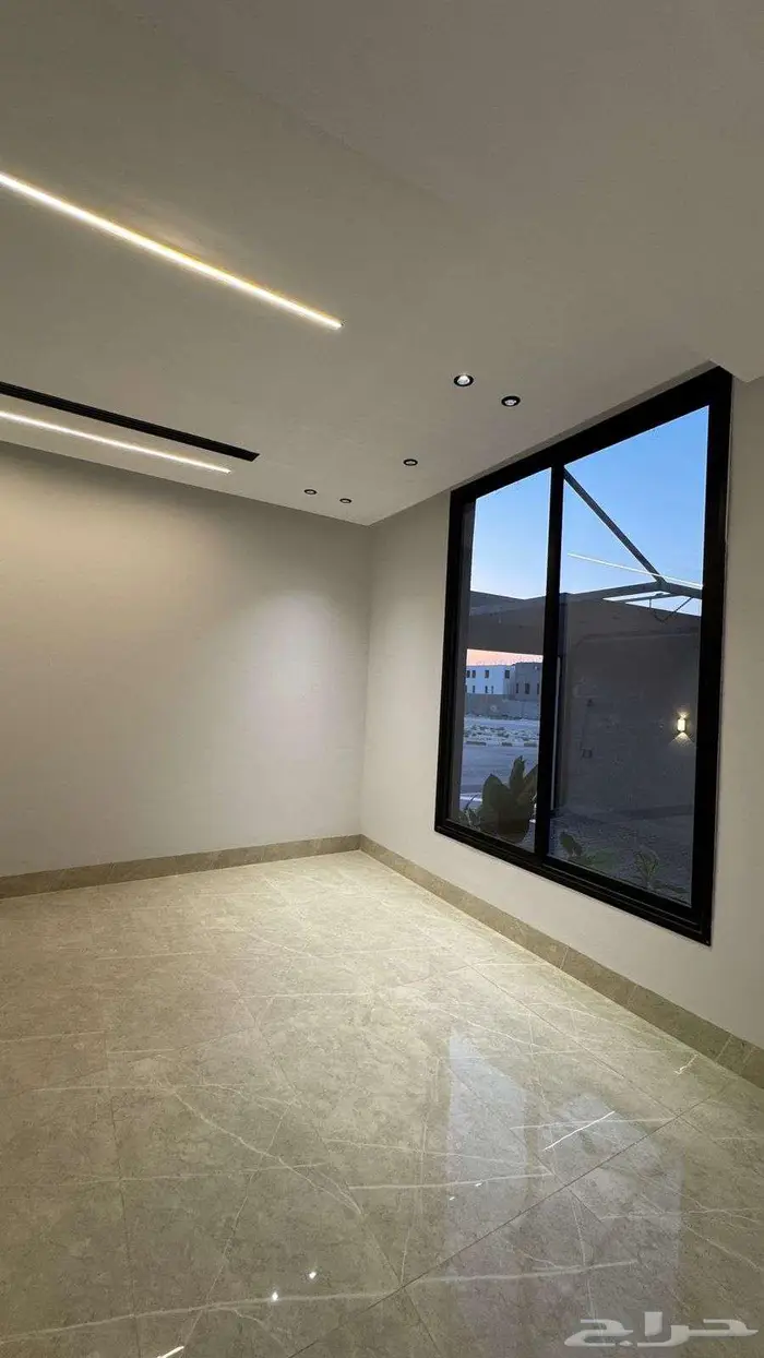 فيلا للبيع بحي الشعلة 3