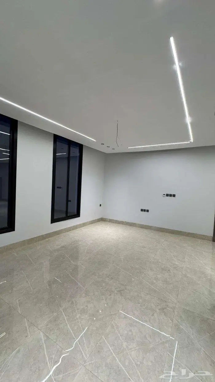 فيلا للبيع بحي الشعلة 4