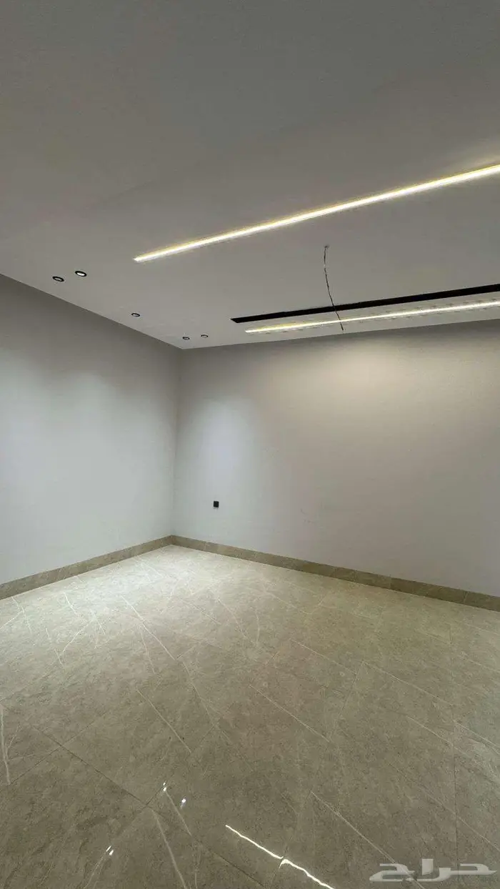 فيلا للبيع بحي الشعلة 5