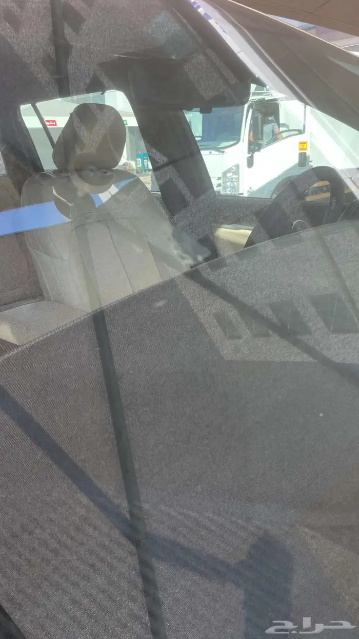 جيب قراندشيروكي لميتد بلس 3 صفوف 2023 10