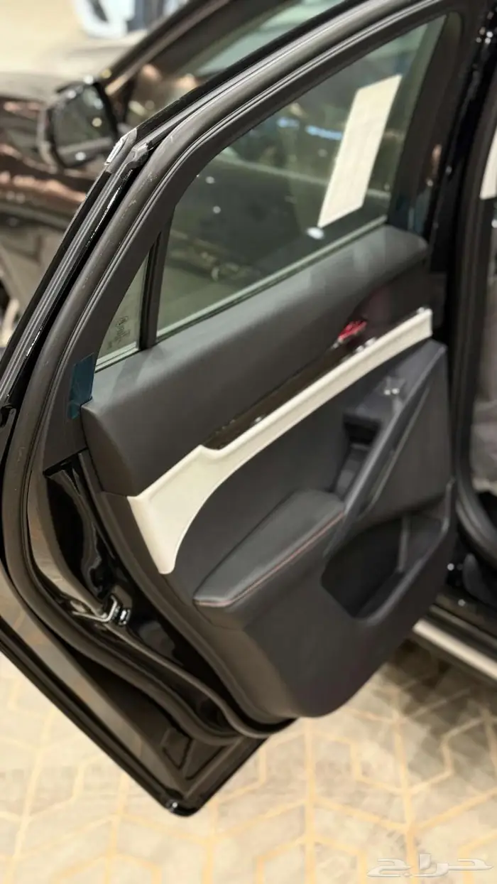 تورس تيتانيوم لون أسود 2026 4