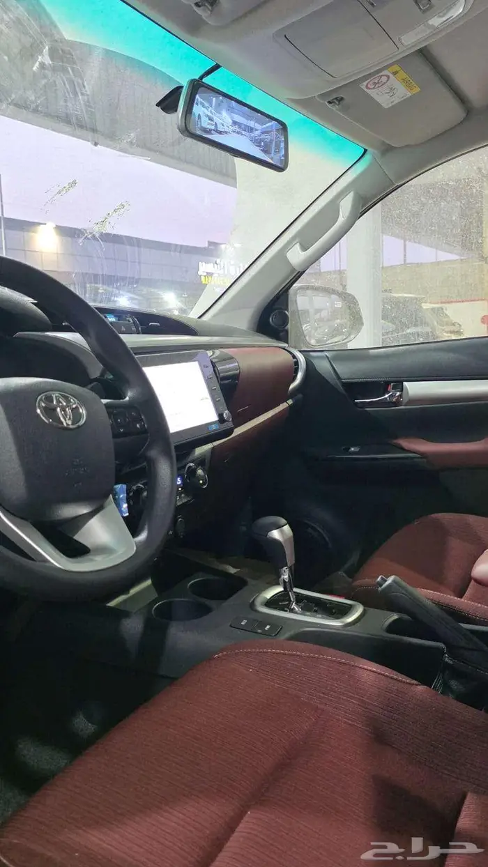 تويوتا هايلكس 2025 بنزين فل كامل بصمة خليجي بالنقد والتقسيط 4