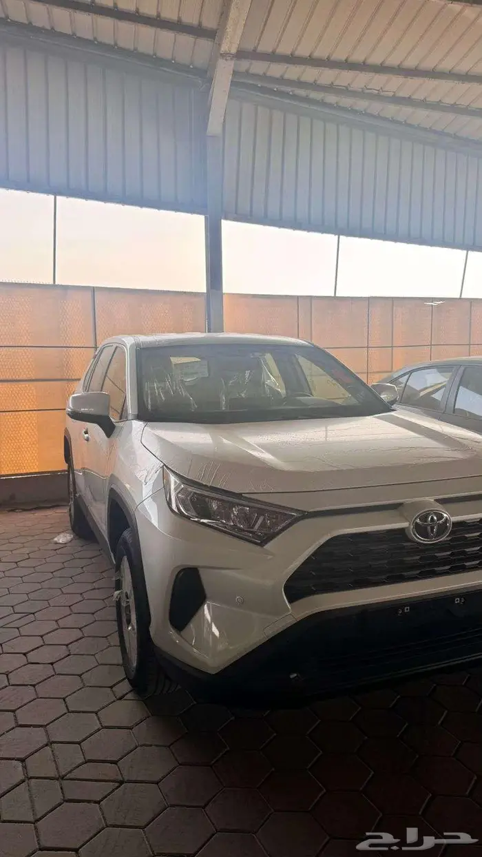 تويوتا راف فور بنزين دفع امامى موديل 2025 2