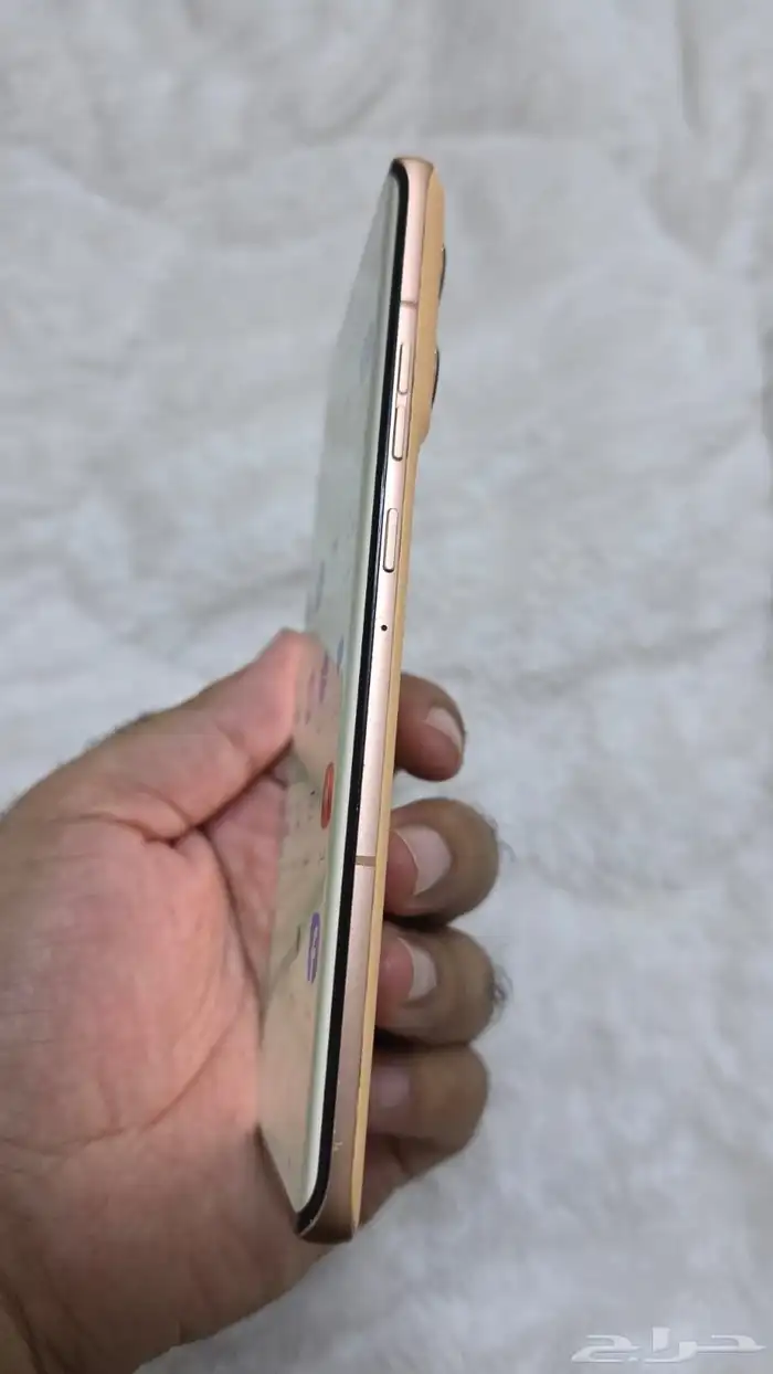 للبيع جوال 50 Motorola Edge المساحة  512 جيجابايت الرام  1 2