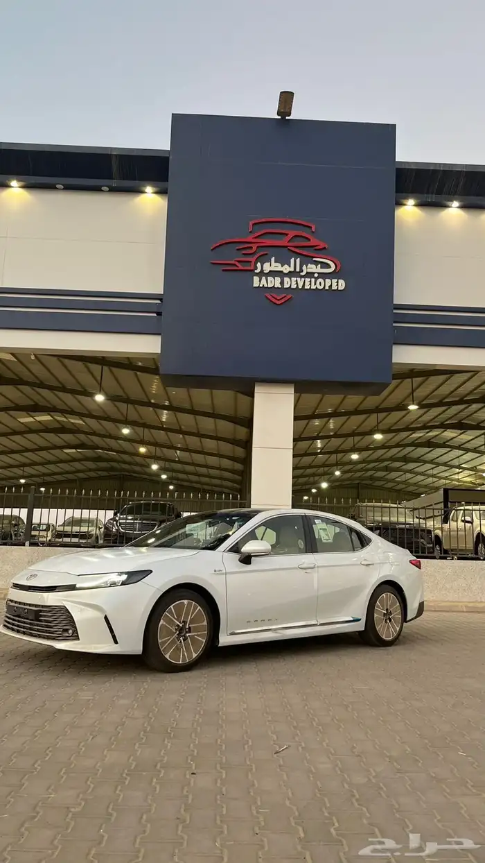 كامرى LE هايبرد 2025 4