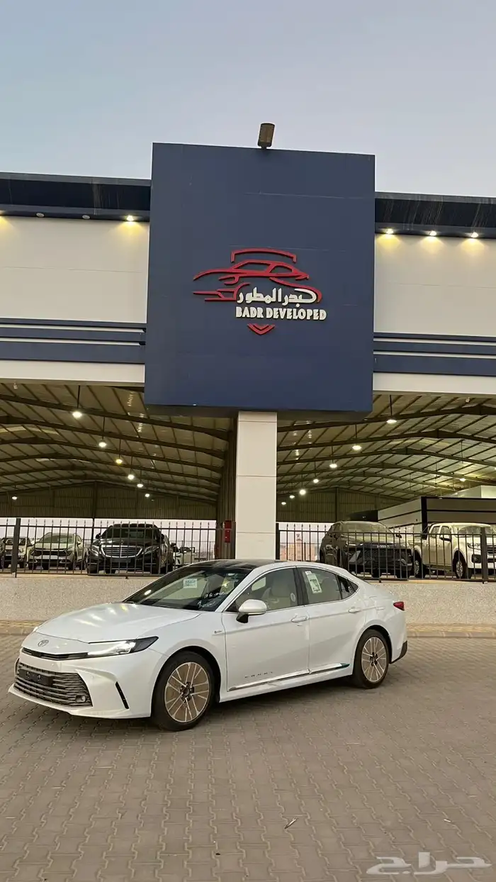 كامرى LE هايبرد 2025 1