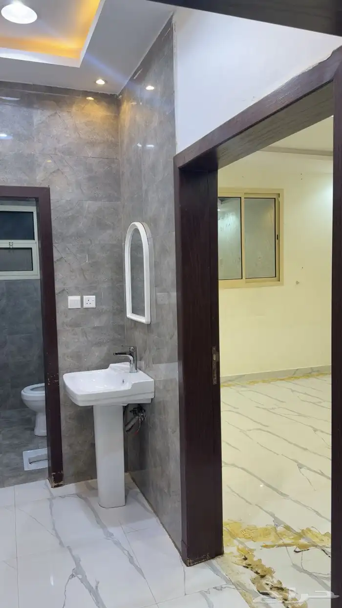 شقه لإيجار في حي طويق 6