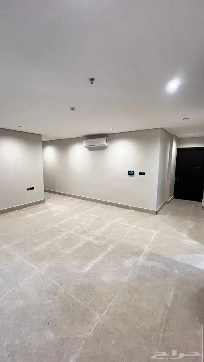 شقة مكيفة وجديدة للايجار الشعلة 0