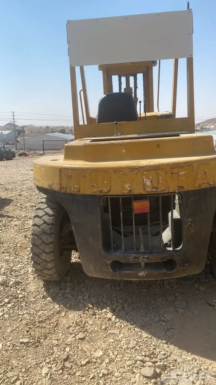 رافعة شوكية الموديل 95 تايوتا نظيفه مره محركات شرط كفرات 4