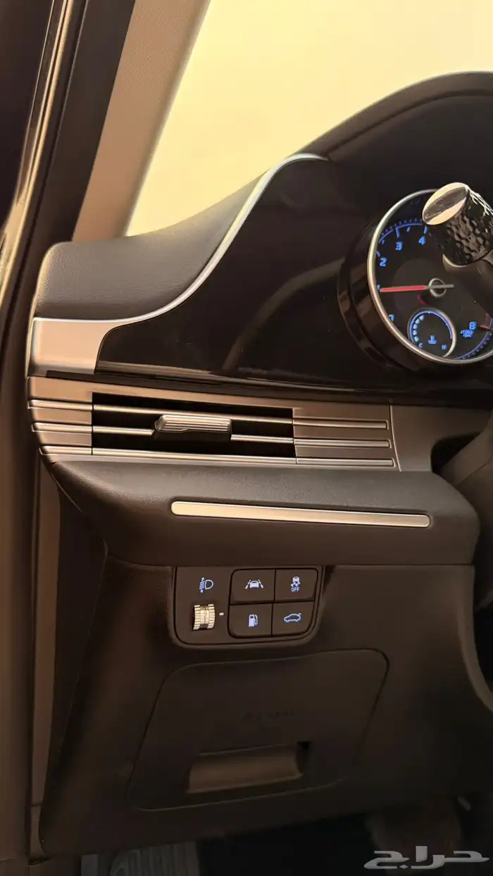 هونداي ازيرا 2021 ( بنزين ) بحالة ممتازة 9