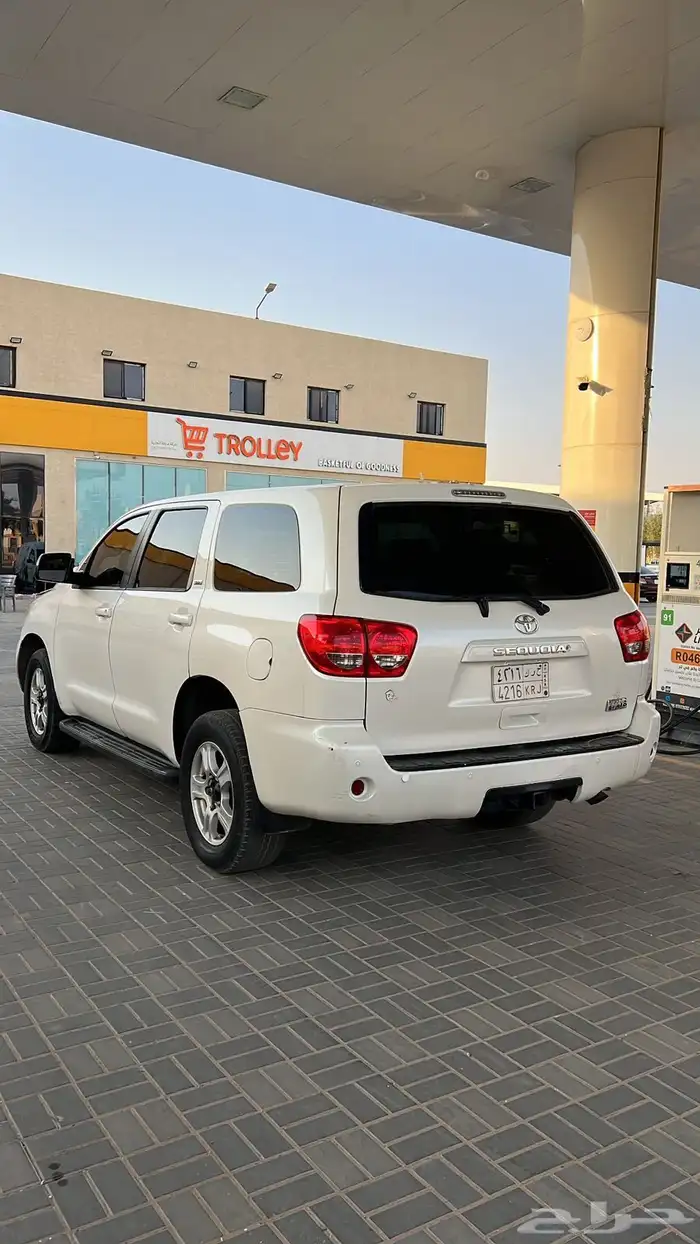 سكويا 2014 بدون دبل ثلاجه ماشي 400 متحركات نظيفه 1