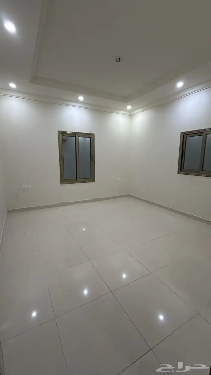 شقة للايجار في حي الريان 10