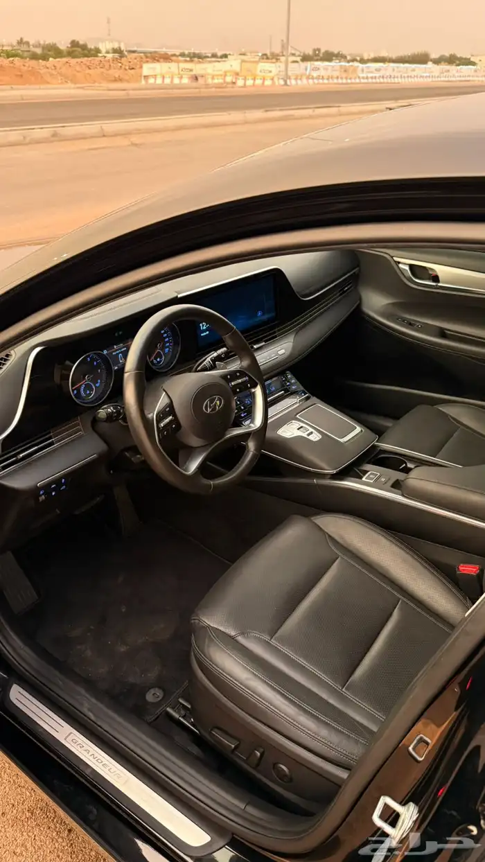 هونداي ازيرا 2021 ( بنزين ) بحالة ممتازة 8