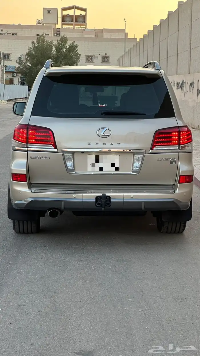جيب لكزس 2014 1