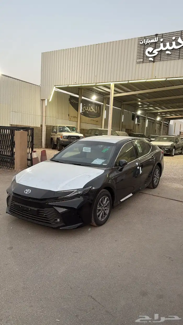 تويوتا كامري 2025 E بنزين سعودي جديد اللون اسود 0