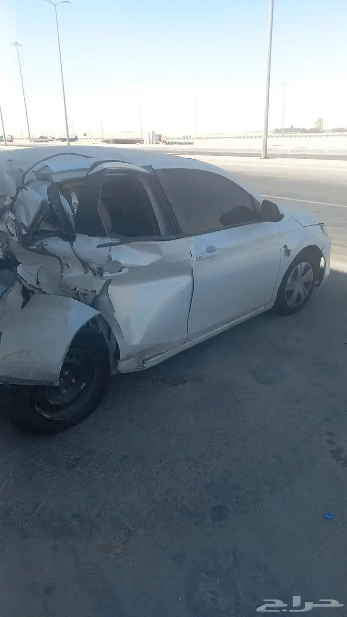 يارس 2024 مصدومه للبيع 3