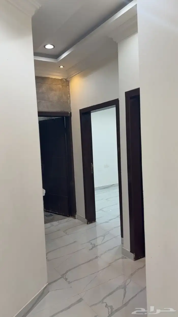 شقه لإيجار في حي طويق 5