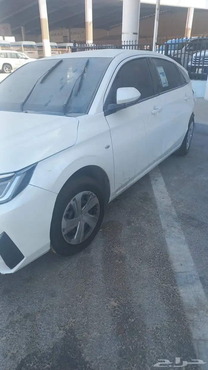 يارس 2024 مصدومه للبيع 5