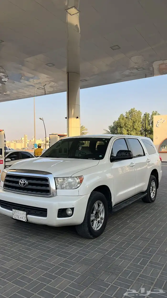 سكويا 2014 بدون دبل ثلاجه ماشي 400 متحركات نظيفه 3